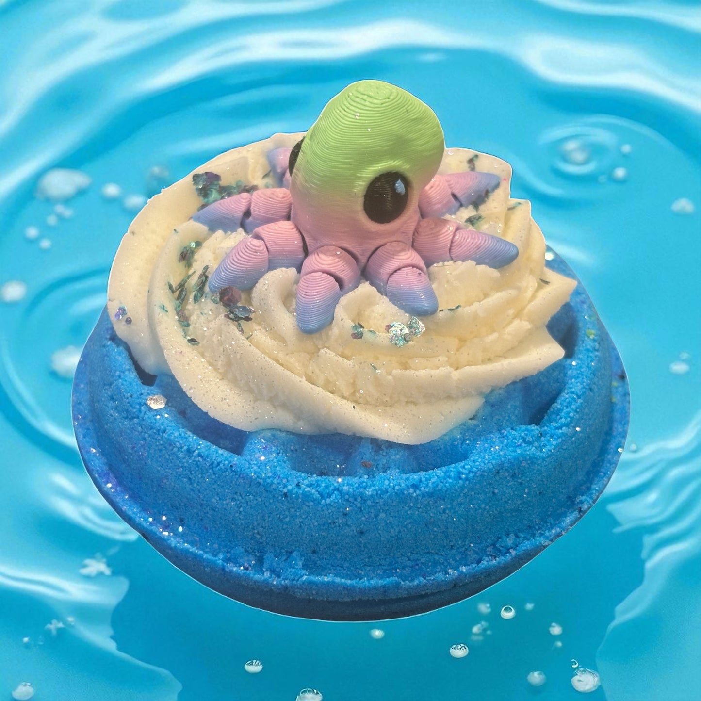 Bath Bomb with Bubble Frosting and 3D Toy