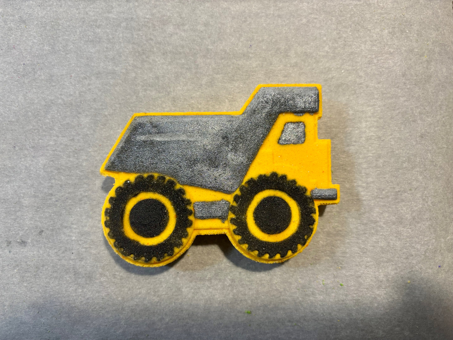 Bath Bomb: Dump Truck